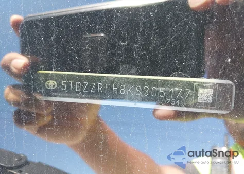 2019 Toyota Highlander Le z USA, uszkodzony, nr VIN 5TDZZRFH8KS305177